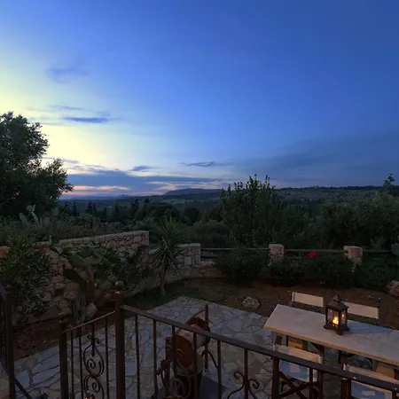βίλλες στροφιλιά * Σελλία